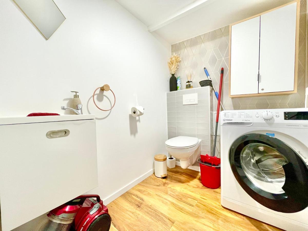 Le Rosacker - Proche Centre Ville Et Gare - Terrasse - Parking Gratuit 2 Places - 2 Chambres - 2 Salles De Bain - Netflix Colmar Exteriör bild